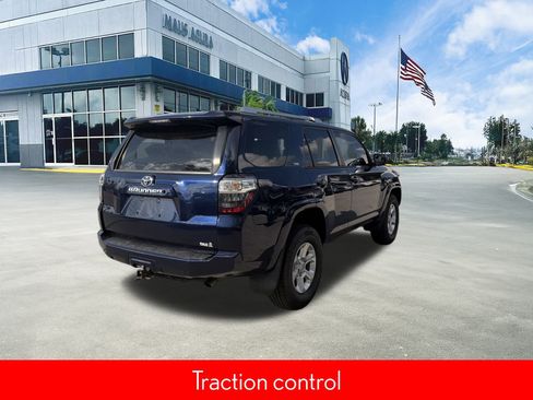 Used 2015 Toyota 4Runner SR5 Premium w/ Four Season Floor Mat Package image 4