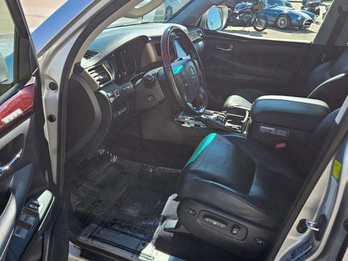Used 2014 Lexus LX 570 4WD image 6