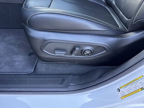 New 2025 Jeep Grand Cherokee Limited w/ Black Appearance Package image 12