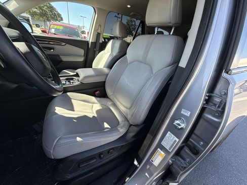 Used 2025 Honda Pilot EX-L image 18