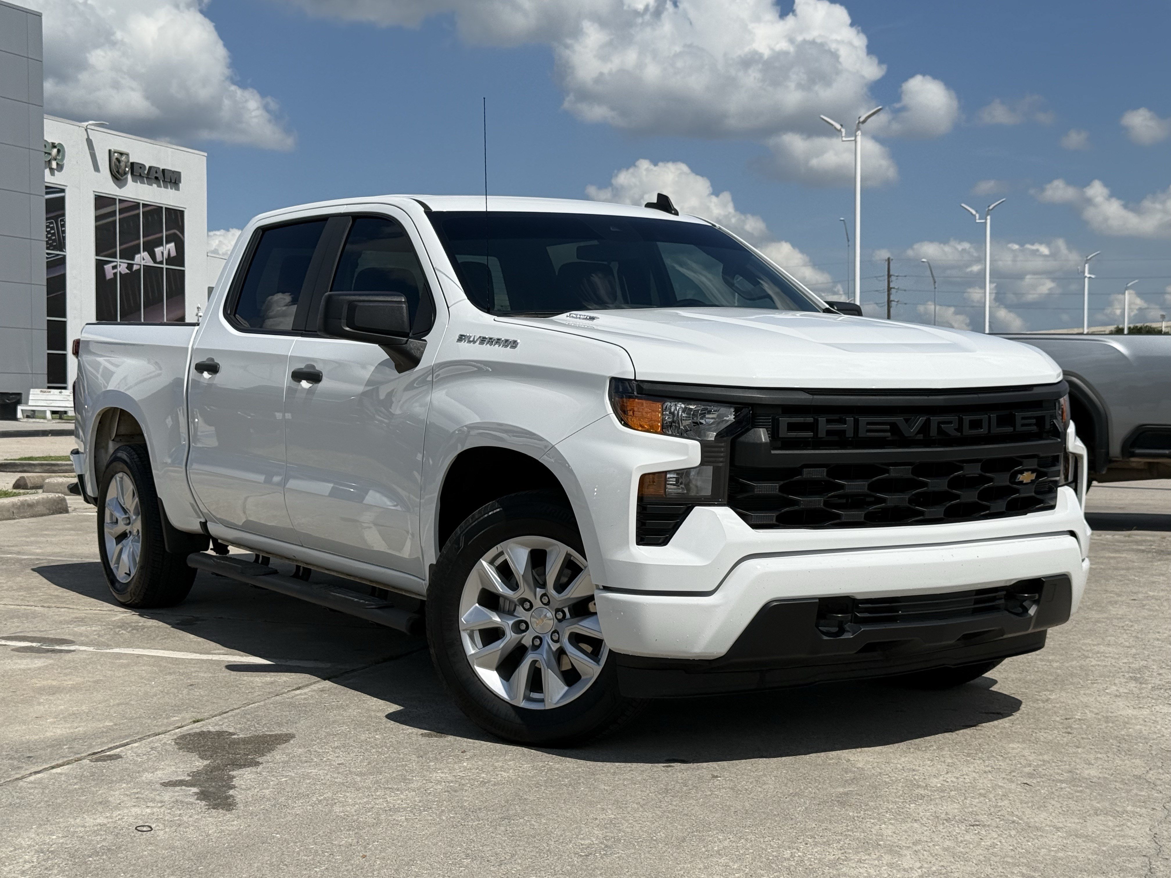 Used 2024 Chevrolet Silverado 1500 Custom RWD image 2