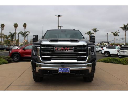 New 2025 GMC Sierra 2500 SLE image 2