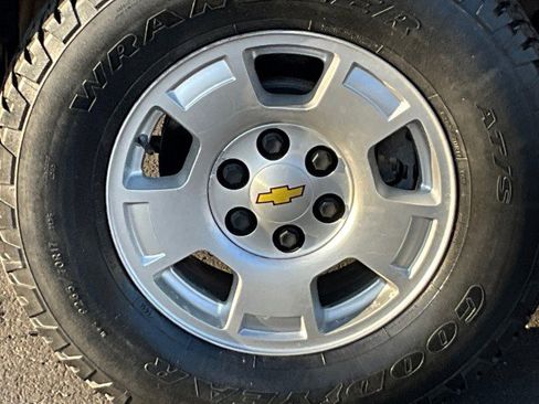 Used 2009 Chevrolet Avalanche LT w/ Convenience Package #1 image 9