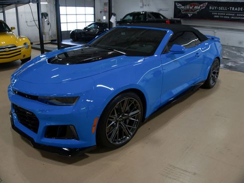 Used 2023 Chevrolet Camaro ZL1 image 1