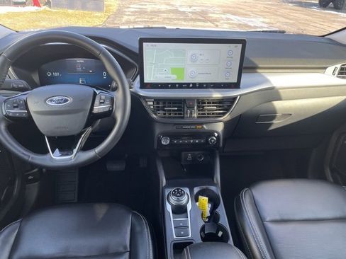 Used 2024 Ford Escape Platinum image 3