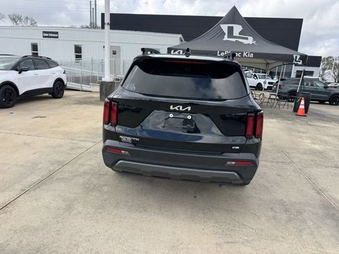 Certified 2023 Kia Sorento X-Line EX image 19