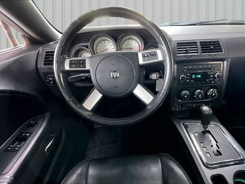 Used 2009 Dodge Challenger R/T RWD image 8