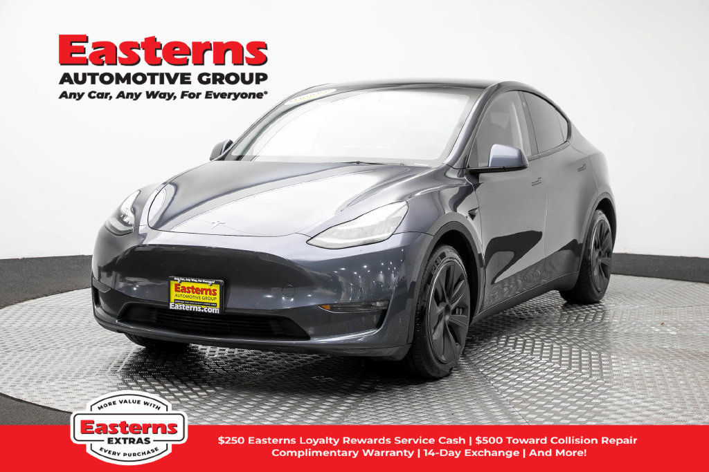 Used 2022 Tesla Model Y Long Range AWD/4WD image 1