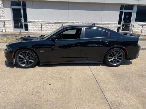 Used 2019 Dodge Charger Scat Pack RWD image 3