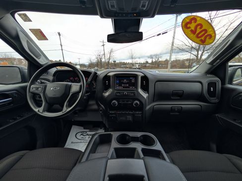 Used 2023 Chevrolet Silverado 1500 Custom Trail Boss image 2