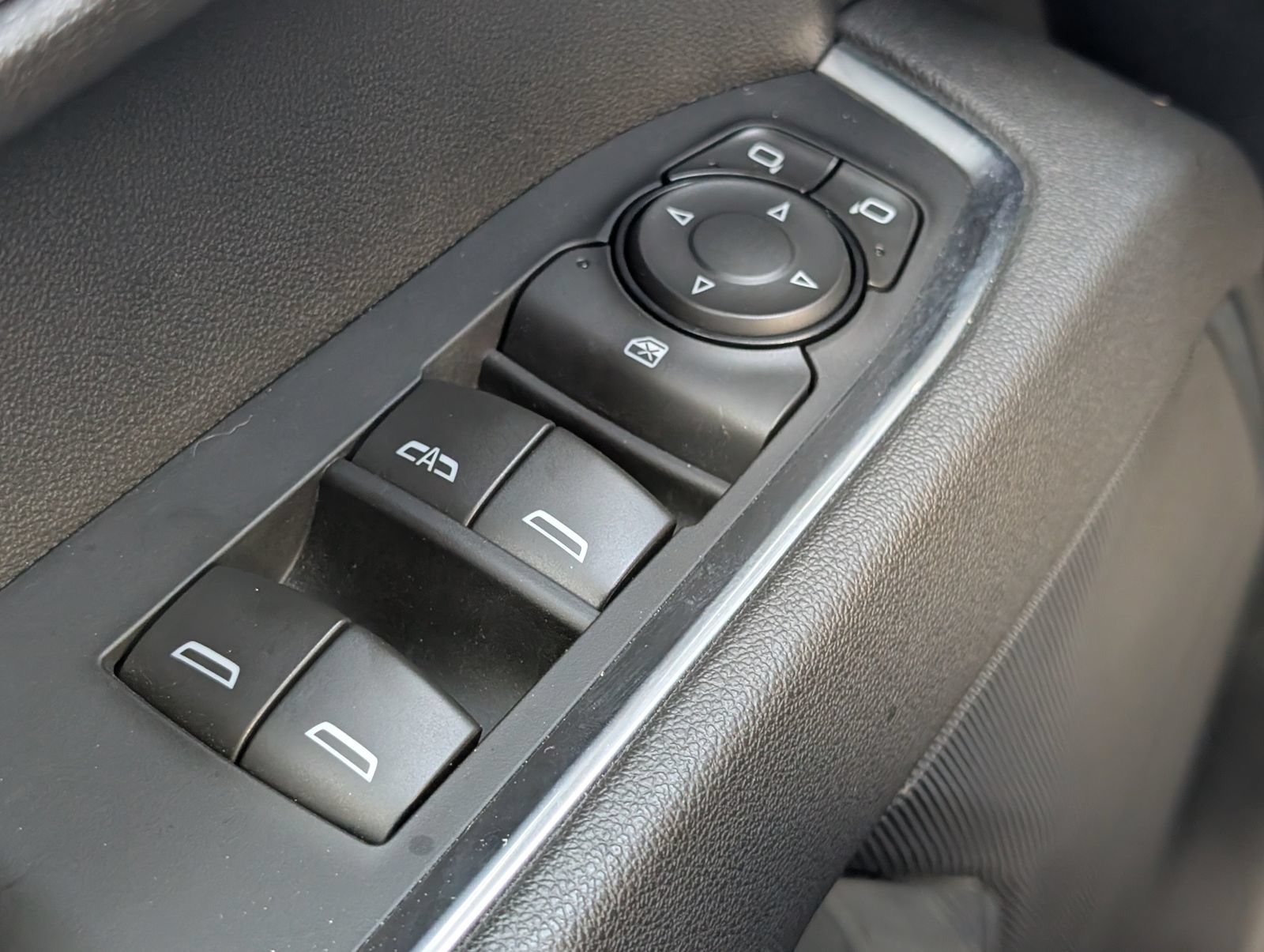 Used 2026 Chevrolet Silverado 1500 RST RWD image 25