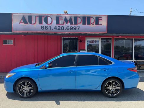 Used 2016 Toyota Camry SE FWD image 1