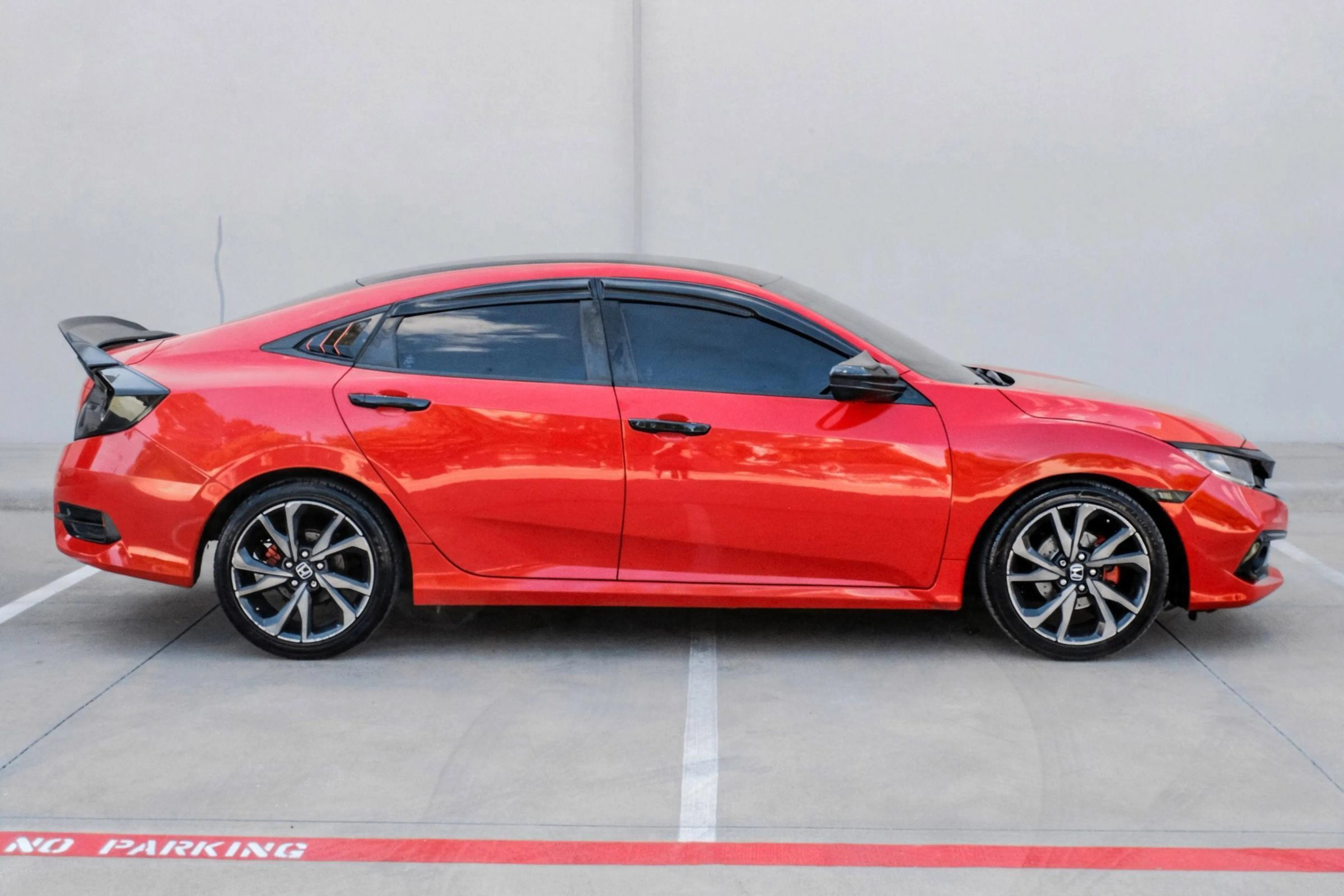 Used 2019 Honda Civic Sport image 9