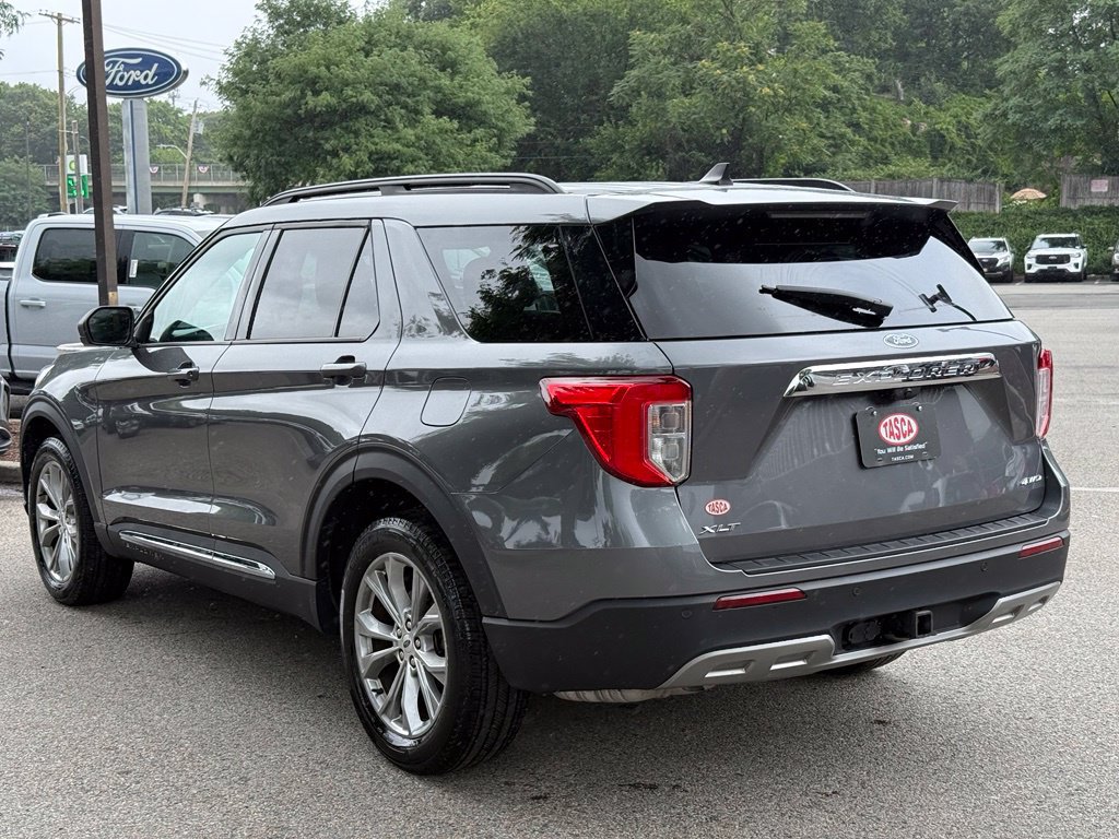 Used 2023 Ford Explorer XLT w/ Equipment Group 202A AWD/4WD image 8