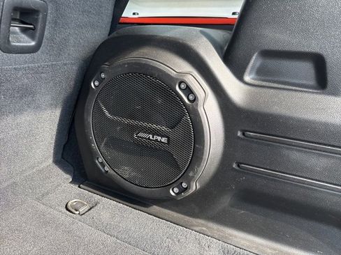 Used 2019 Jeep Wrangler Unlimited Sahara image 19