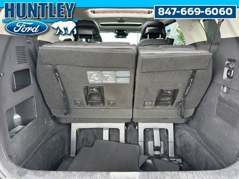 Used 2023 Kia Carnival SX Prestige FWD image 12