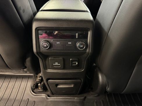 Used 2018 GMC Acadia SLT FWD image 18