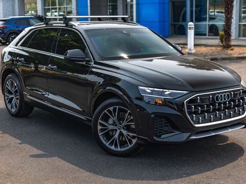 Used 2025 Audi Q8 Premium Plus AWD/4WD image 2