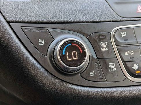 Used 2020 Chevrolet Malibu Premier FWD image 19