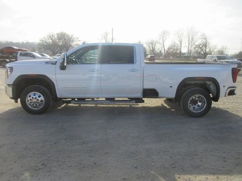New 2026 GMC Sierra 3500 SLT w/ SLT Premium Package AWD/4WD image 7