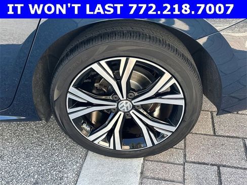 Certified 2022 Volkswagen Passat 2.0T SE image 7