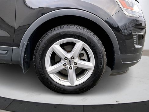 Used 2019 Ford Explorer Base image 32