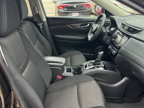 Used 2017 Nissan Rogue SV image 33