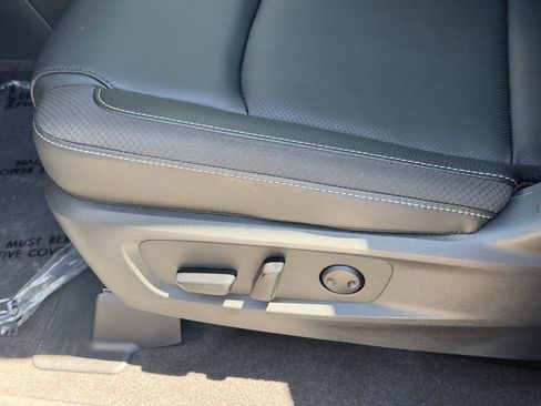 New 2026 Nissan Pathfinder SL FWD image 19