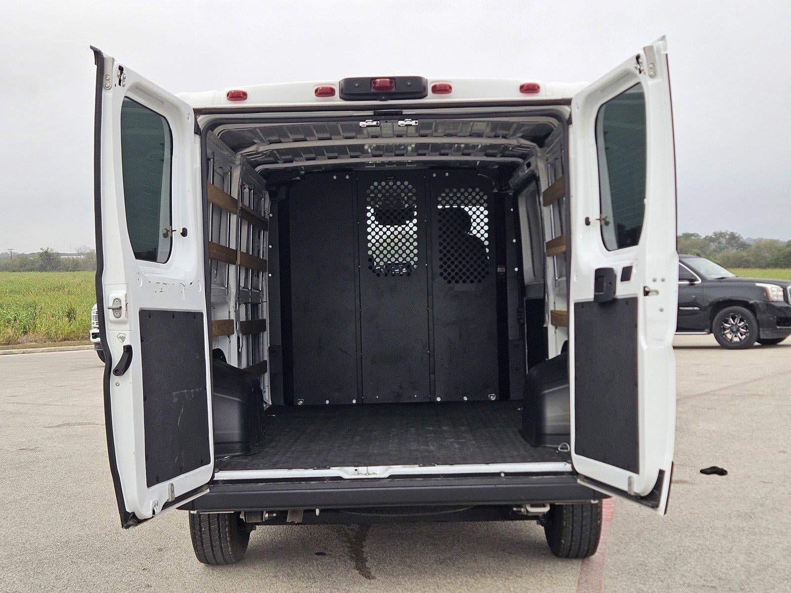 Used 2025 RAM ProMaster 2500 w/ U-Haul Equipment Group FWD image 12