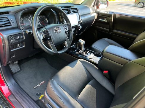 Used 2024 Toyota 4Runner TRD Off-Road Premium image 10