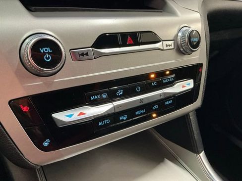 Used 2022 Ford Explorer XLT w/ Equipment Group 202A image 23