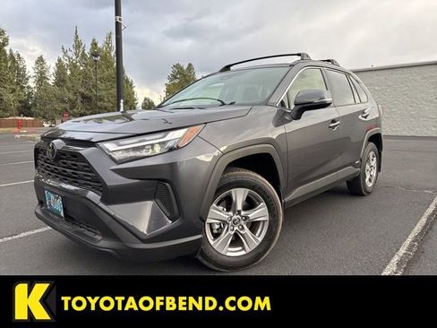 Used 2025 Toyota RAV4 XLE w/ Convenience Package image 1