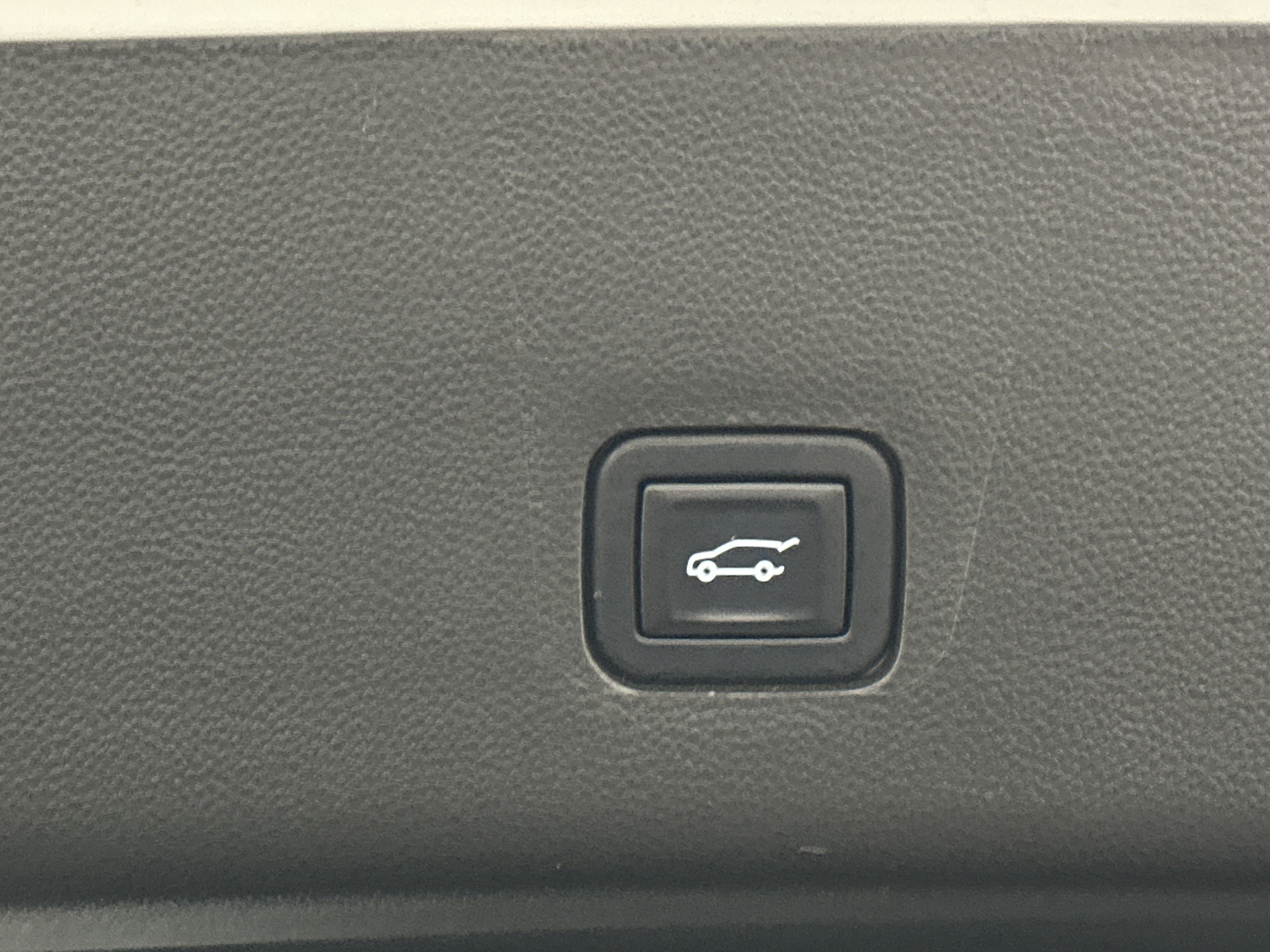 Used 2021 Chevrolet Traverse LT AWD/4WD image 16