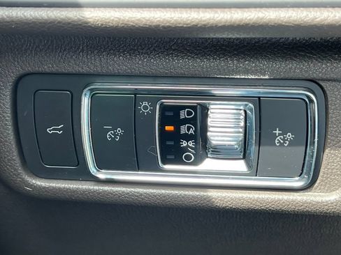 Used 2021 Lincoln Corsair AWD image 18