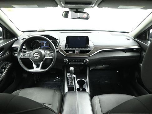 Used 2024 Nissan Altima 2.5 SV image 34