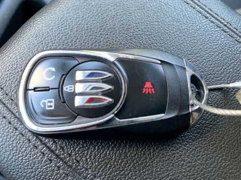 Used 2025 Buick Encore GX Preferred image 22