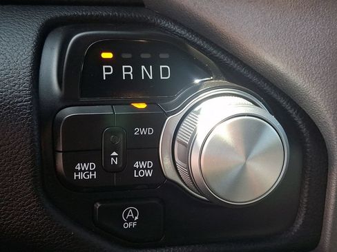 Used 2024 RAM 1500 Laramie AWD/4WD image 15