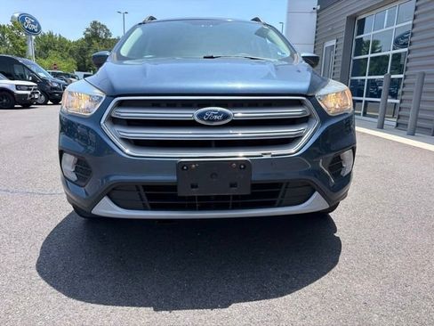 Used 2018 Ford Escape SE w/ SE Sync 3 Package AWD/4WD image 2
