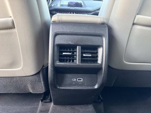 Used 2021 Cadillac XT4 Premium Luxury AWD/4WD image 16