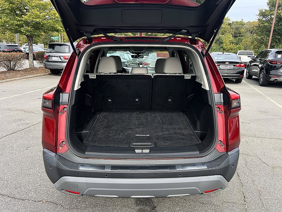 Certified 2022 Nissan Rogue SV FWD image 15