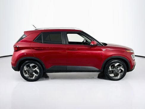 Used 2023 Hyundai Venue Limited w/ Cargo Package FWD image 4