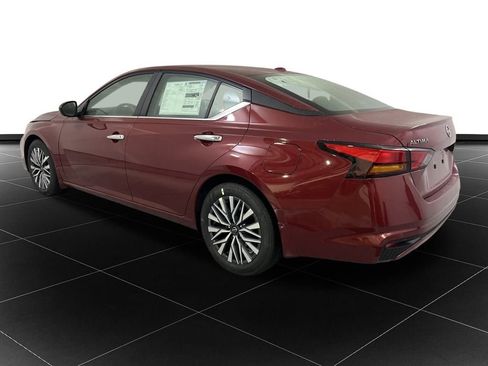 New 2025 Nissan Altima 2.5 SV image 3