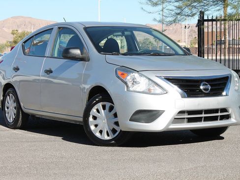 Used 2015 Nissan Versa S Plus FWD image 2