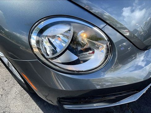Used 2017 Volkswagen Beetle 1.8T S FWD image 27