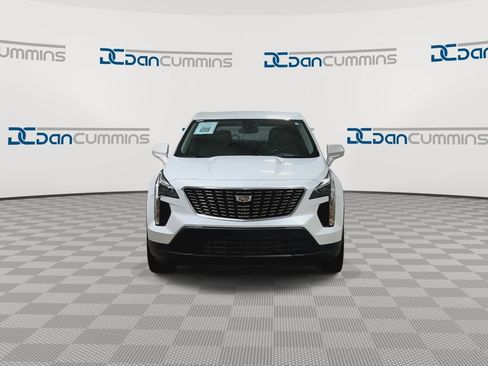 Used 2019 Cadillac XT4 Luxury w/ Cold Weather Package AWD/4WD image 4