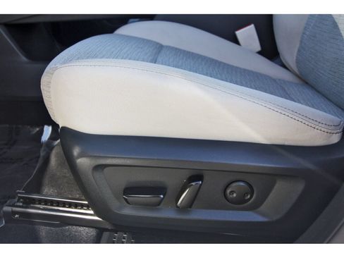 Used 2023 Nissan Rogue SV FWD image 25