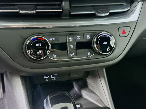 Used 2024 Buick Envista Preferred w/ Convenience I Package image 24