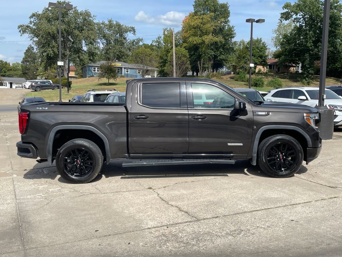 Used 2021 GMC Sierra 1500 Elevation w/ LPO, Elevation Black Package AWD/4WD image 4