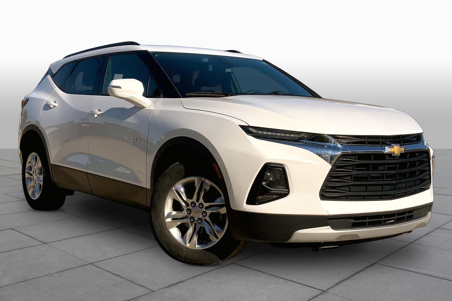 Used 2022 Chevrolet Blazer LT FWD image 2