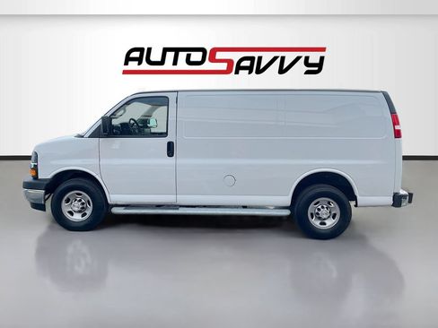 Used 2023 Chevrolet Express 2500 w/ Driver Convenience Package RWD image 4